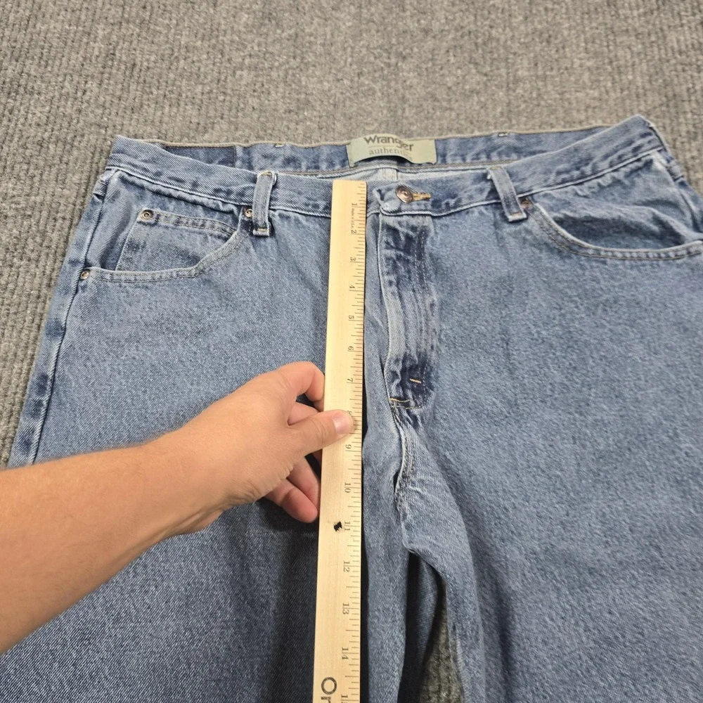 Wrangler Authentics Jeans Mens 38x30‎ Light Wash Blue Straight Leg Denim